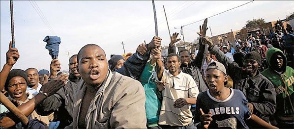 Anti-foreigner violence spreads in South Africa