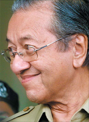 Mahathir quits ruling party