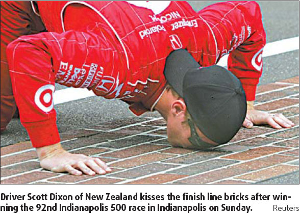 Dixon celebrates Indy win
