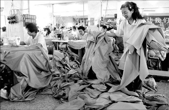 Titanic effort to make tents on time