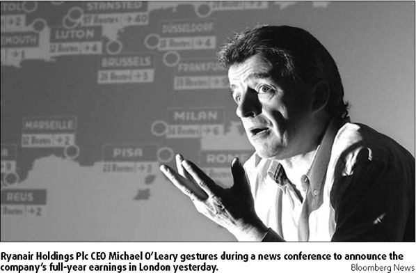 Ryanair 'will stay in the black'