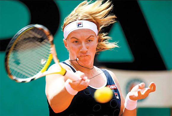 Safina, Kuznetsova into semifinals