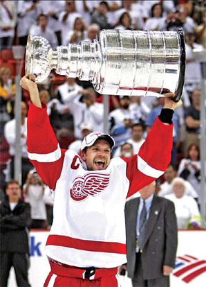Red Wings lift 11th Stanley Cup