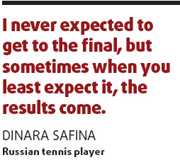 Queen of surprises Safina in final, Federer motors on
