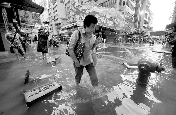 Downpours threaten South China