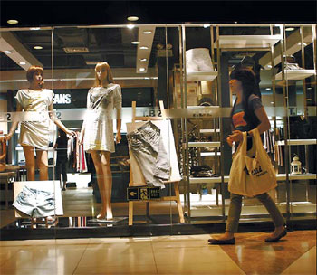 Tote fashion goes green