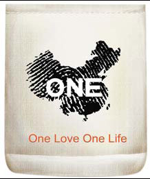 Tote fashion goes green
