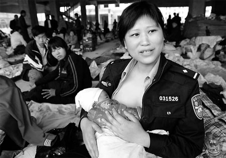 Controversy doesn't nix promotion of 'police mom'