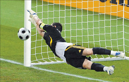 Casillas admits Spain was lucky