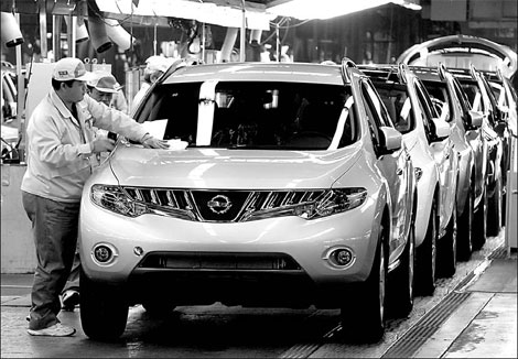 Nissan slides on poor earnings