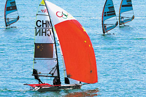 Yacht teams set sail for gold
