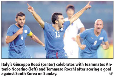Star Rossi leads high-scoring Italy
