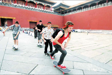 Beijing tourist spots strengthen security