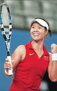 Li Na marches on, Federer crashes