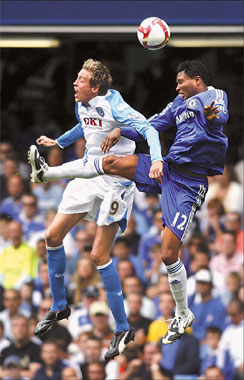 Scolari's Blues open with a rout