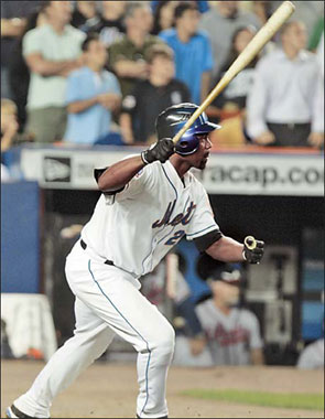 Delgado's big night lifts Mets