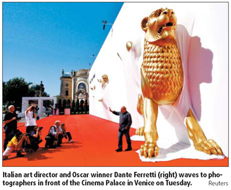 Venice opens with Clooney, Pitt in comedy