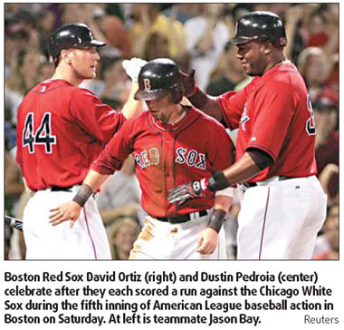 Pedroia inspires Boston to win over Chicago