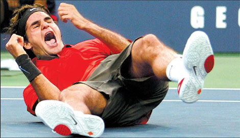 Federer back to winning ways
