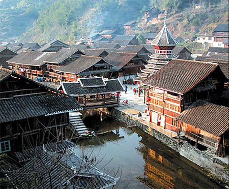 Special supplement: Dong music and buildings artistic wonders