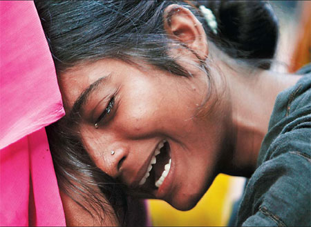 Indian police hunt for bomb leads in slums