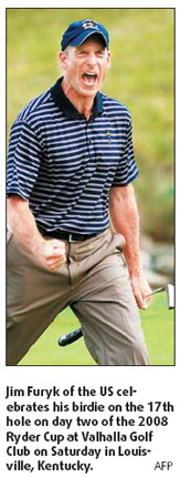 US leads Europe by two after splitting fantastic fourballs