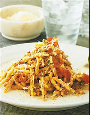 Pasta with aubergine and pine kernels