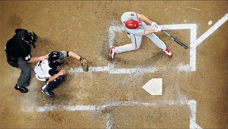 Phillies win to make NL title series