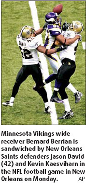 Longwell lifts Vikings with game-winning kick