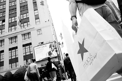 Macy's under pressure to follow peers' forecast cut