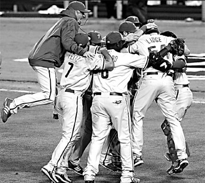 Phillies beat Dodgers for World Series