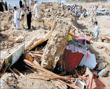 Quake kills at least 175 in Pakistan