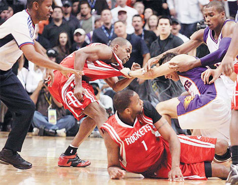 Houston kick Suns out of orbit