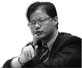Yang's exit opens door for Microsoft