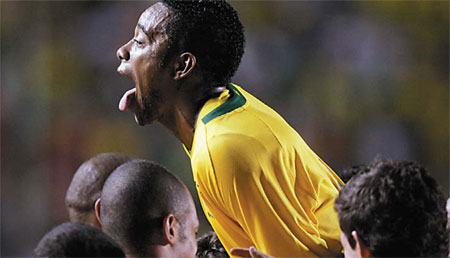 Brazil pound Portugal 6-2 with Fabiano's help