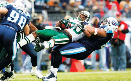 Jets end Titans' perfect record