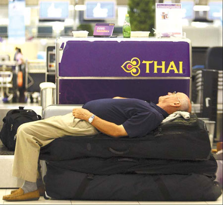 Chinese stranded in Bangkok safe