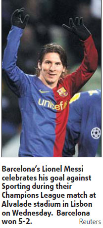 Barca demolish Sporting to top group