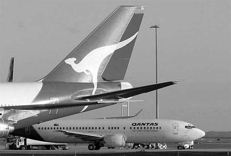 Qantas 'must remain in Oz hands'