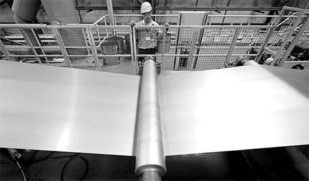 BlueScope opts for share sale to trim debt