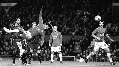 Gunners misfire, but also dodge a bullet