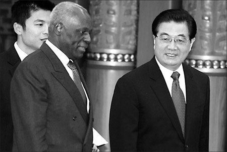 Series of pacts with Angola signed