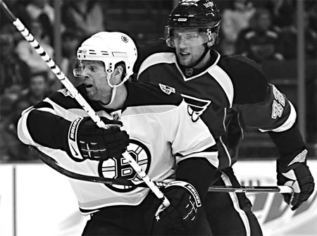 Kessel extends points streak to 18 games