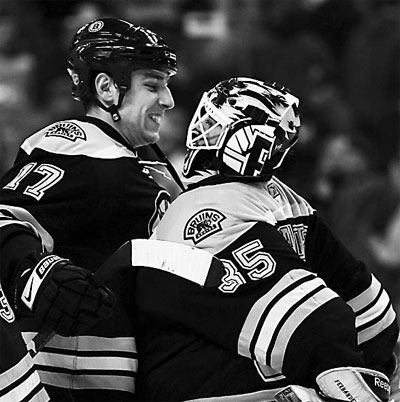 Bruins notch up 10th victory in row
