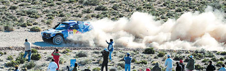 Spanish keep firm grip on Dakar Rally