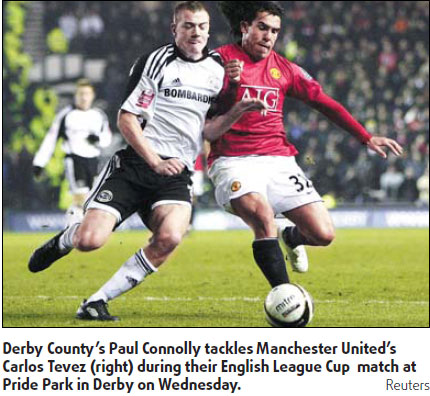 United still on course for five trophies: Ferguson