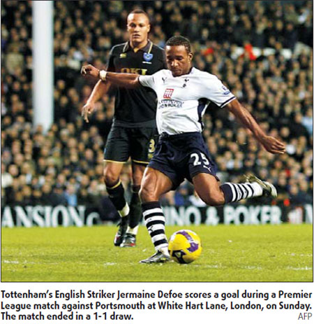 Defoe salvages point for Spurs against Pompey