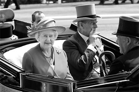 UK queen evades property slump