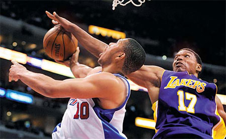 Alston, Yao lift Rockets to 3rd win in a row