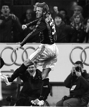 Inter stretch lead, Beckham scores in Milan draw